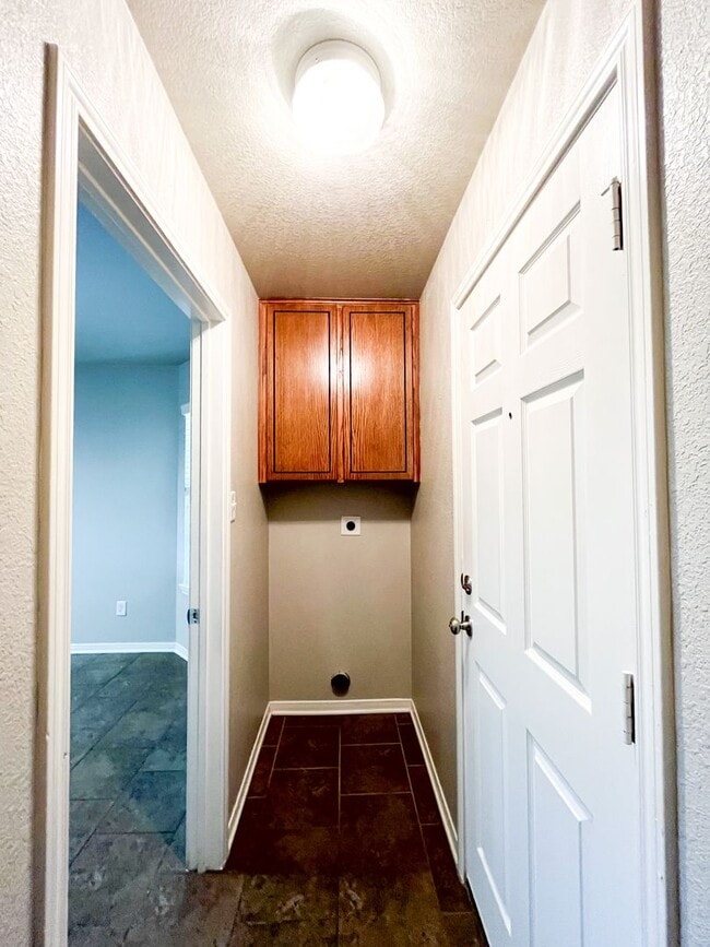 Building Photo - Available NOW!!!! This Beautiful 1 story, 4 Bedroom, 2 bath home in Killeen has a lot to offer!  ...