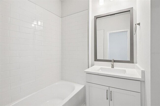 Building Photo - 3129 4th Ter N