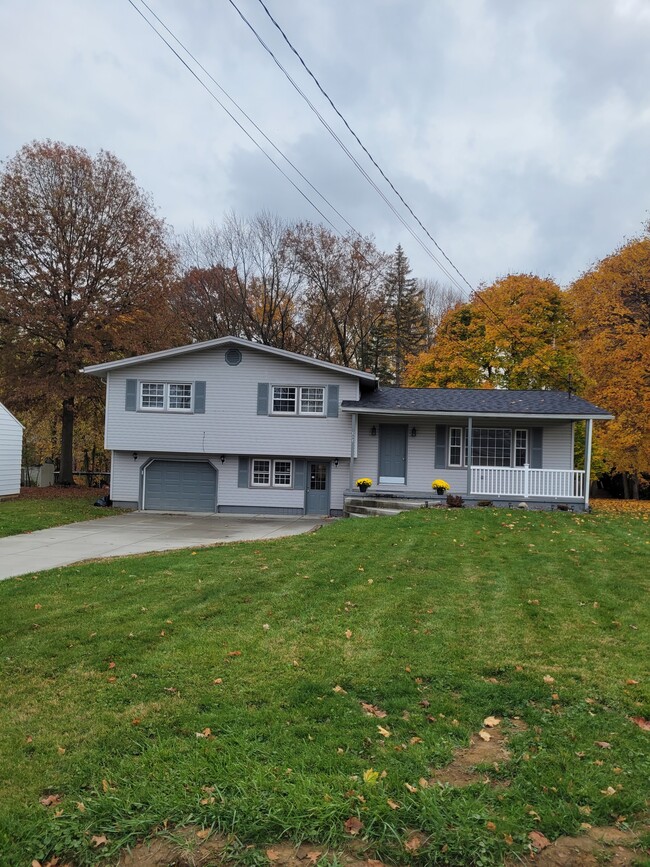Primary Photo - 3883 Frederick St