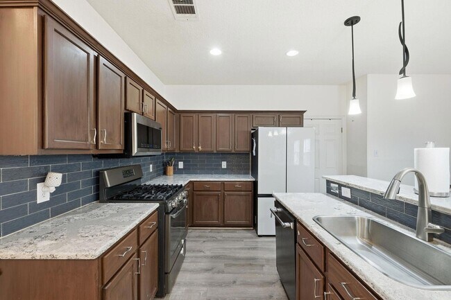 Building Photo - 1410 Katie Lynch Dr