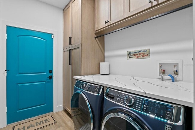 Building Photo - 2107 Branch Hill St