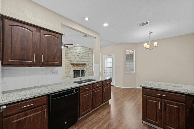 Building Photo - 6501 Brush Country Rd