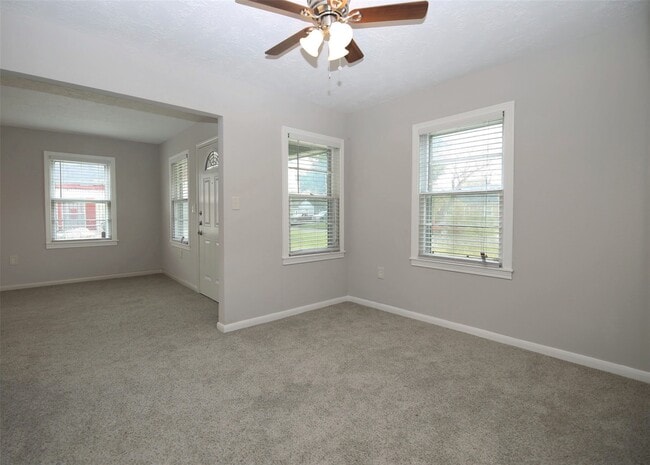 Building Photo - 4830 Culmore Dr