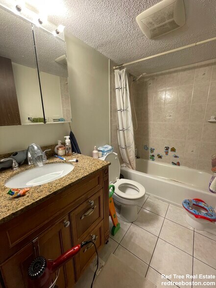 Building Photo - 125 Pleasant St