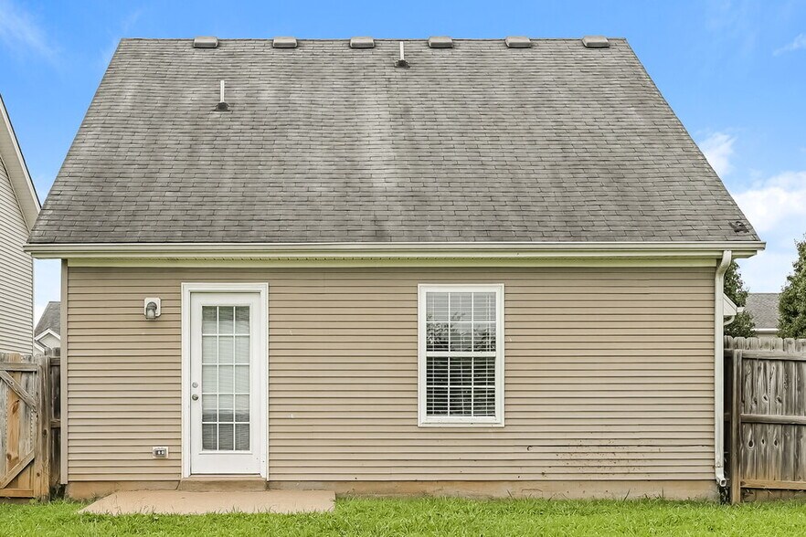 Building Photo - 2726 Apostle Ln