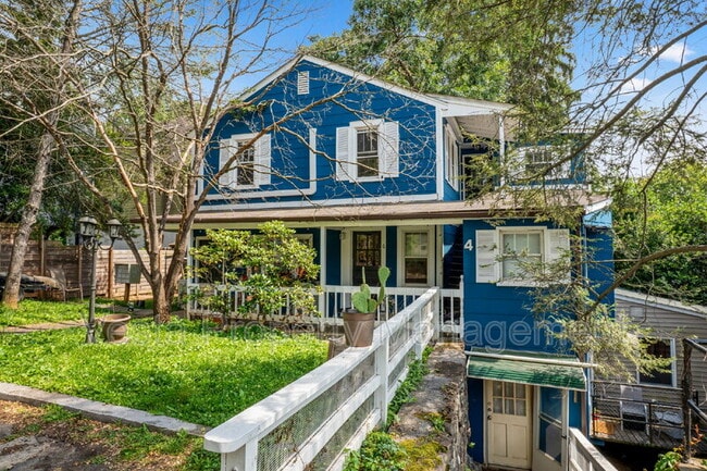 Building Photo - 4 Farrwood Ave