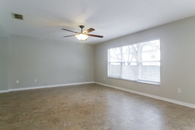 Building Photo - 645 Maya Susan Loop