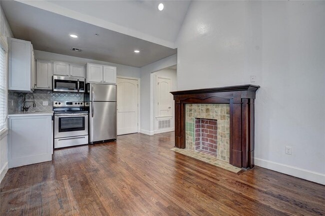 Building Photo - 900 NW 13th St