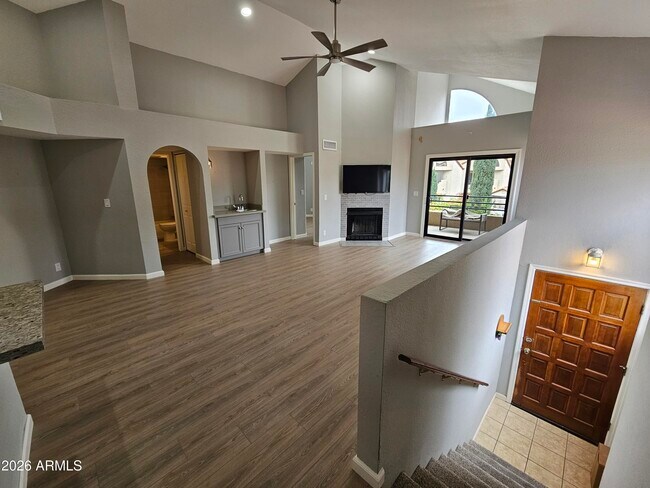 Building Photo - 10301 N 70th St