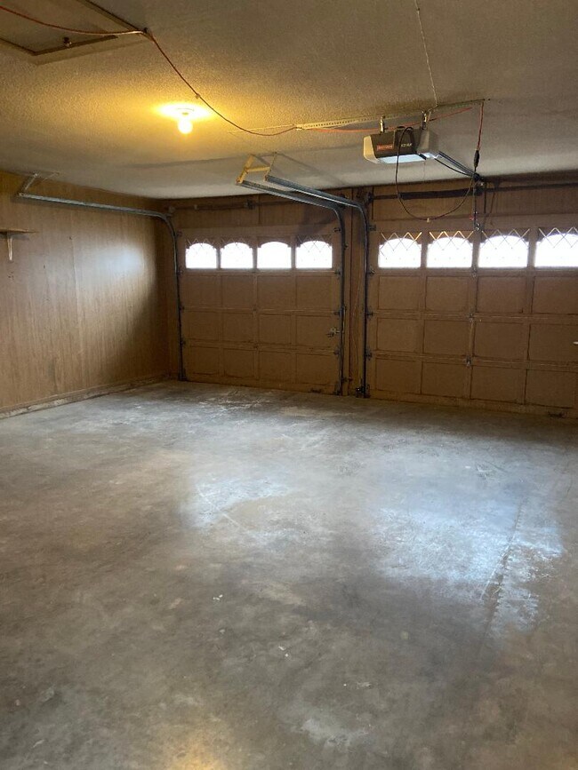 Building Photo - 1506 Canterbury St