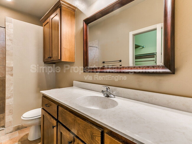 Building Photo - 2874 Muzzy St