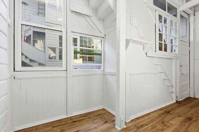 Building Photo - Magnolia Street 43-45