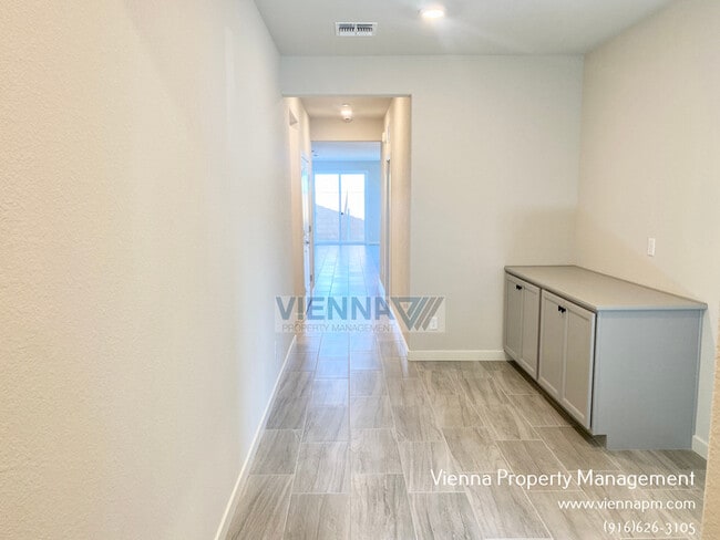 Building Photo - 7441 Moon Dream Wy