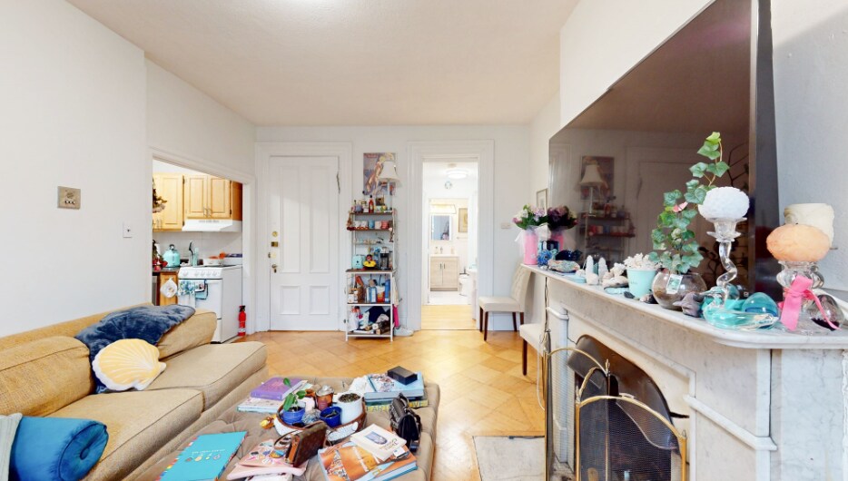 Building Photo - 482 Beacon St