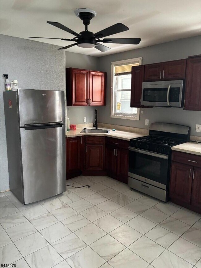 Building Photo - 110 N 19th St