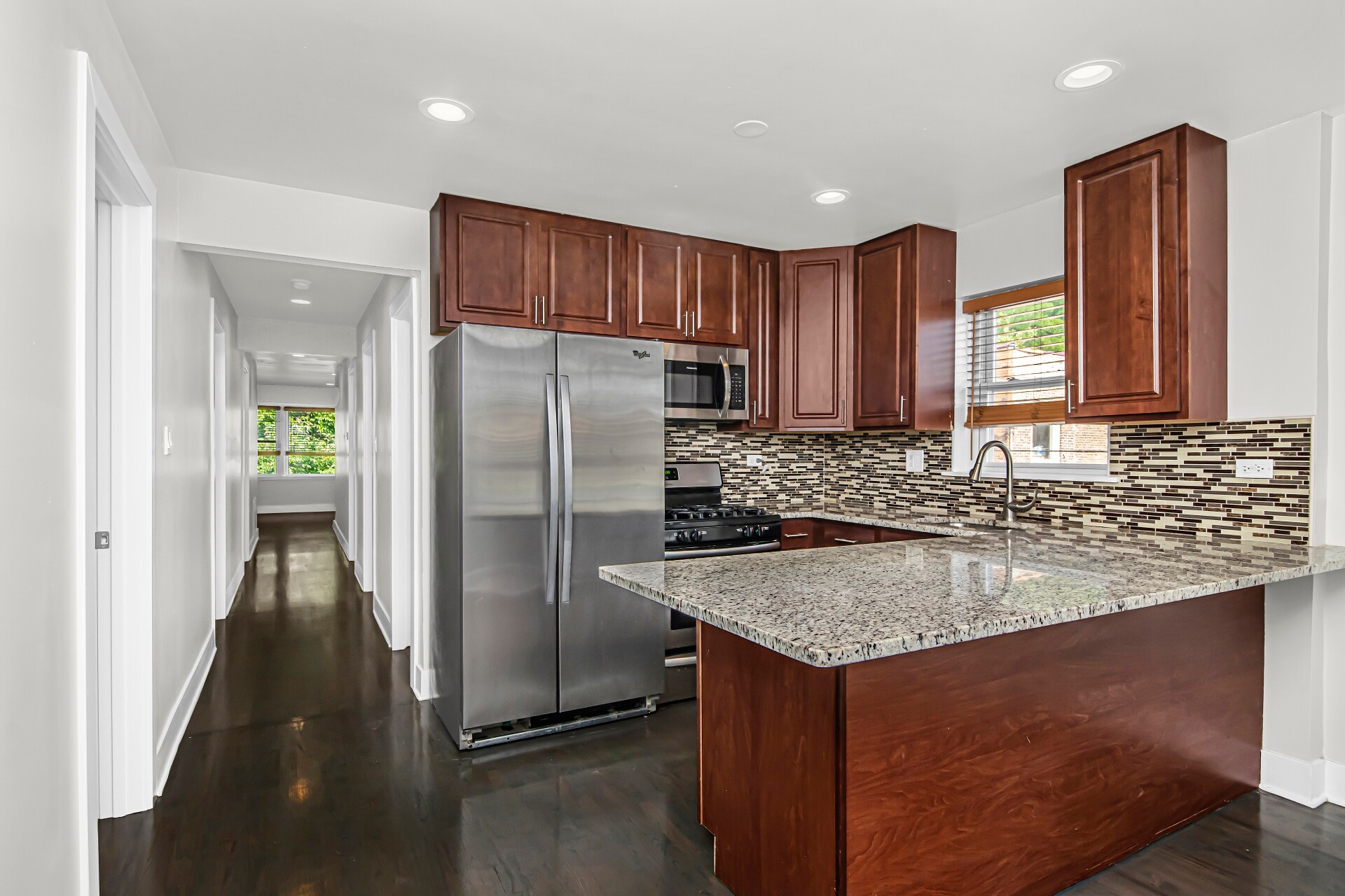 Building Photo - 6459 N Wayne Ave