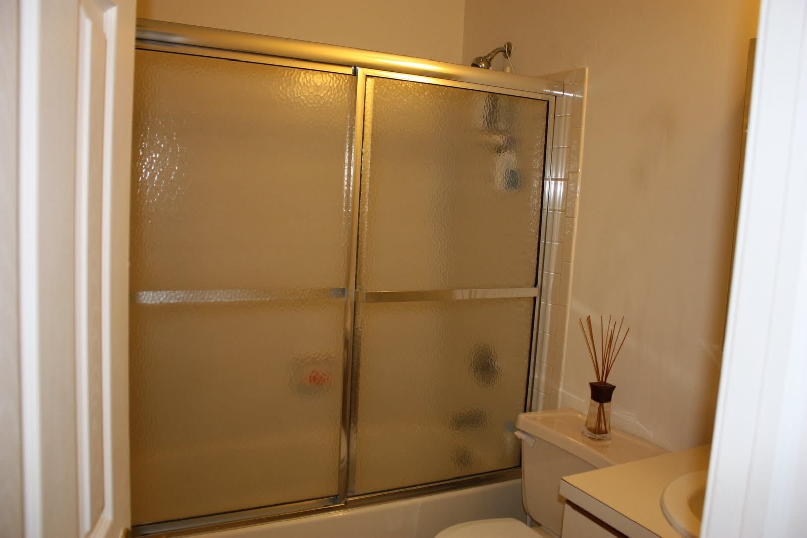 2nd full bathroom - 44 Whitby Cir