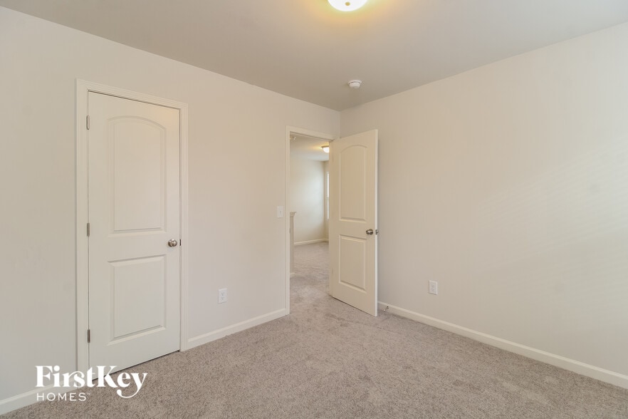 Building Photo - 1618 Dodson St