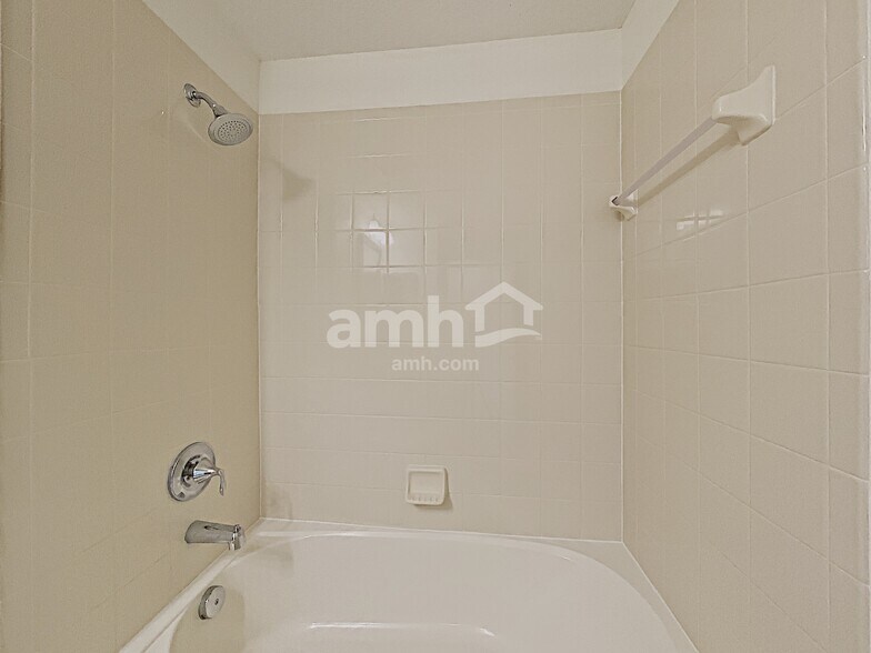 Building Photo - 13309 Wellington Hills Dr