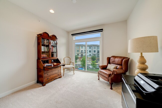 Building Photo - 1521 Ribbon Limestone Terrace SE