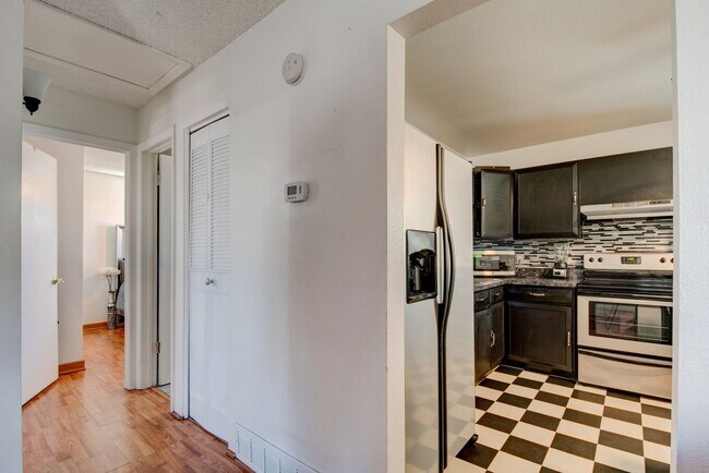 Building Photo - 5553 Crystal Way