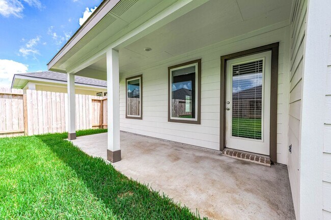 Building Photo - 1122 Fringed Bluestar Dr