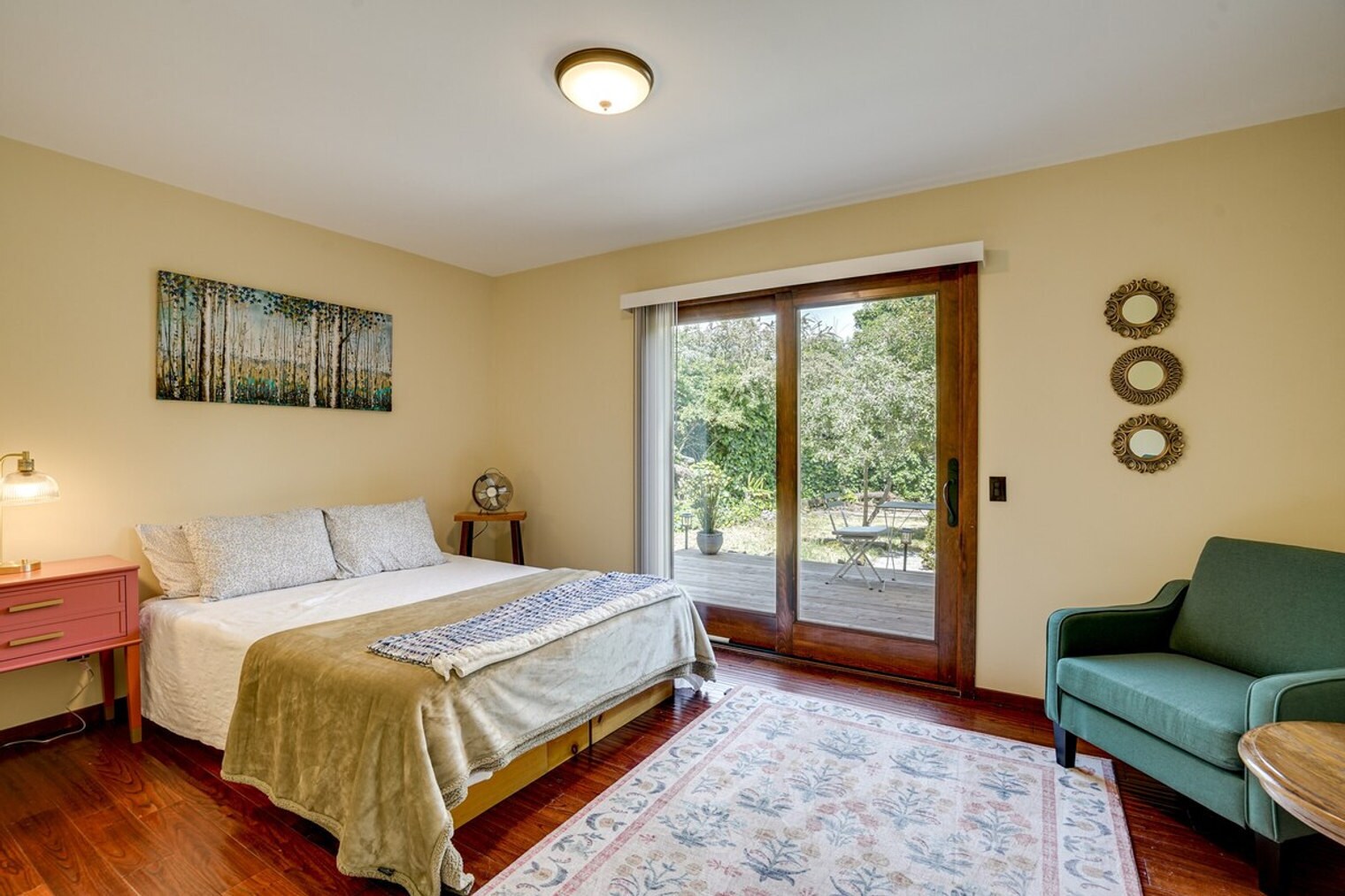 Building Photo - 714 Crestview Dr