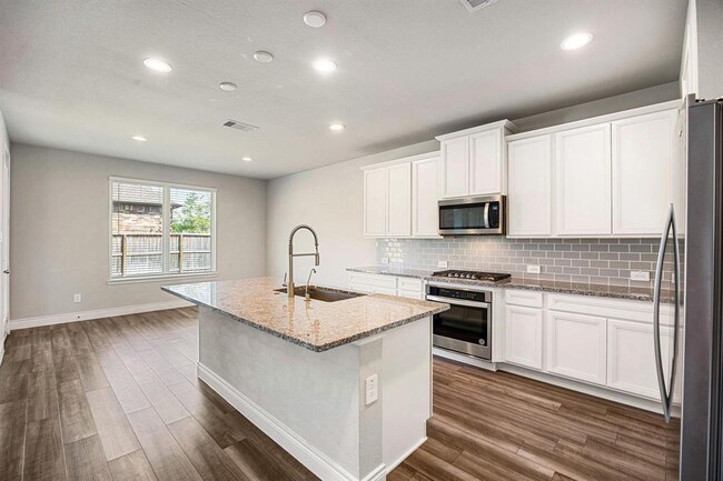 Building Photo - 31214 Gullwing Manor Dr