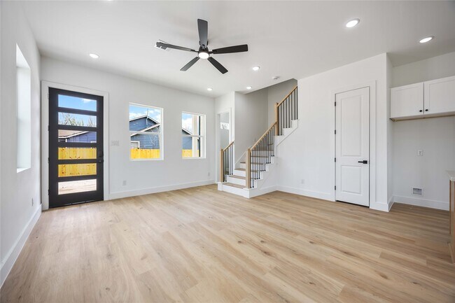 Building Photo - 4806 Carmen St