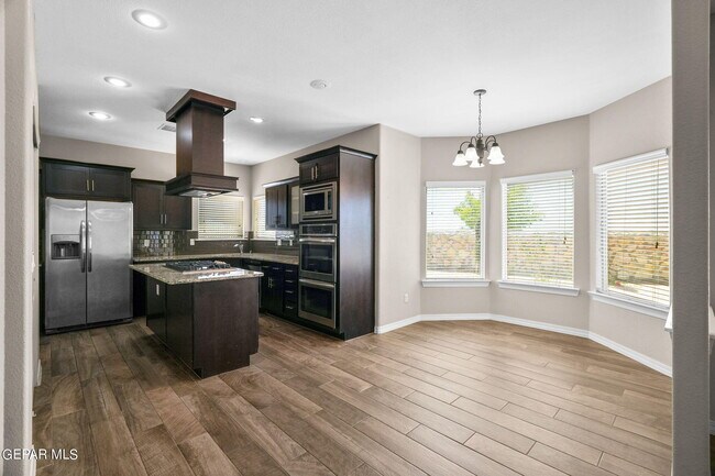 Building Photo - 7877 Enchanted View Dr