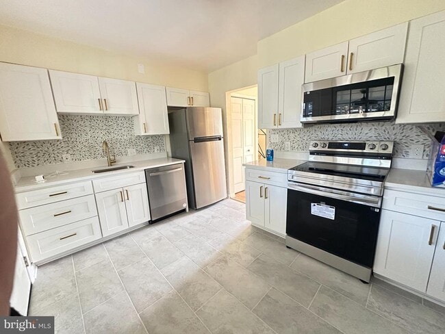 Building Photo - 804 Gregorio Dr