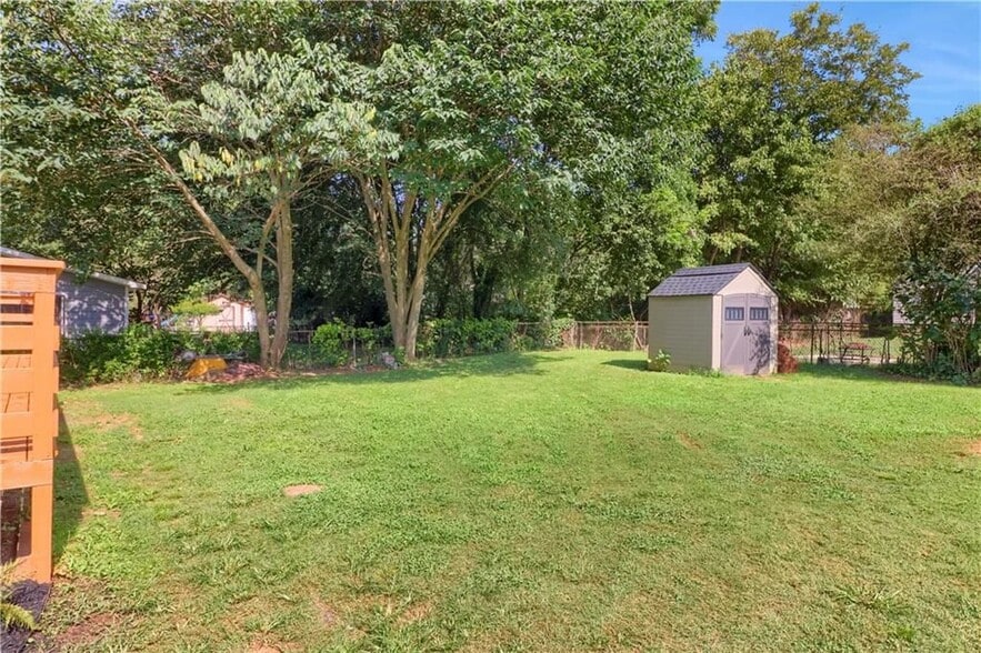 Building Photo - 776 Norwood Rd SE