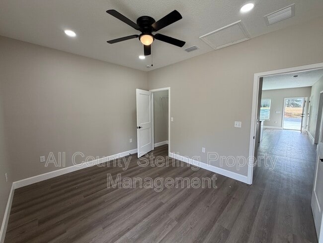 Building Photo - 1418 SE Magnolia Loop