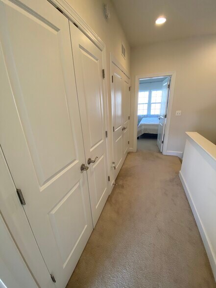 Bedroom Level Hall Way - 6002 Camerons Ferry Dr