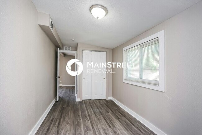 Building Photo - 3 Bedroom Pet-Friendly Home in St Petersburg, FL with Main Street Renewal
