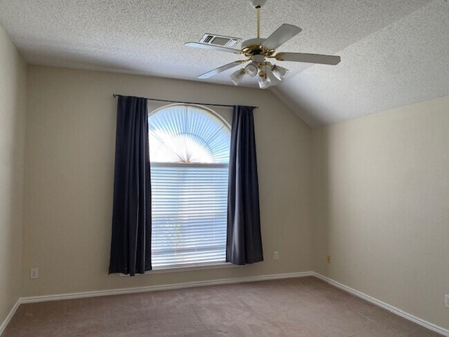 Building Photo - Coming Soon in Fort Worth! 4 bedroom with ...
