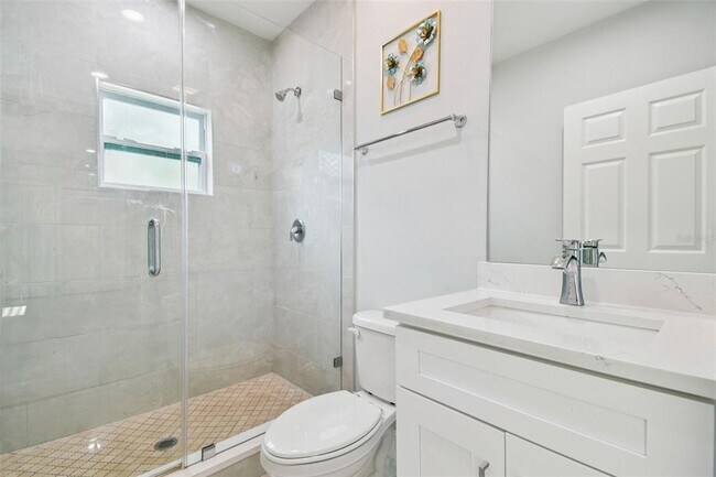 Building Photo - 6817 N Sterling Ave