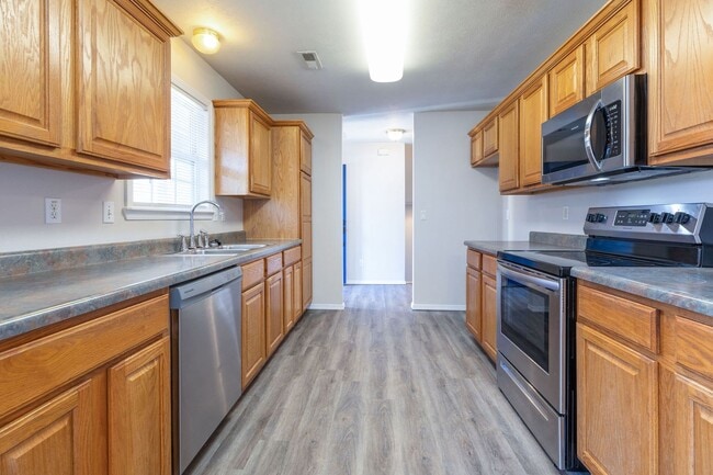 Building Photo - Single-Family Home in Black Oak Estates, Branson