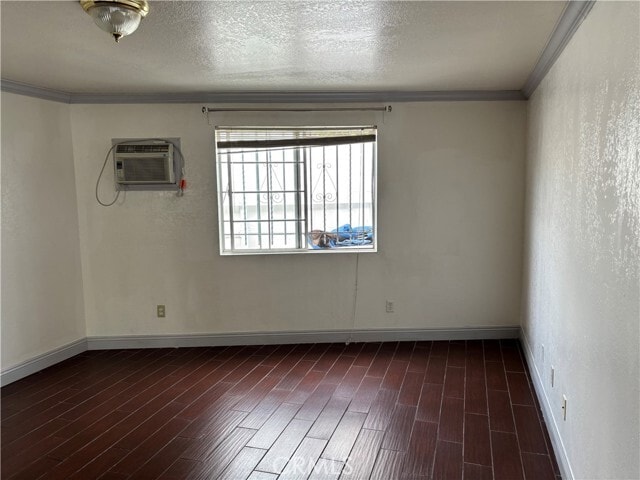 Building Photo - 130 E Sycamore Ave