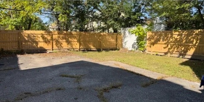 Building Photo - 3294 E 146th St