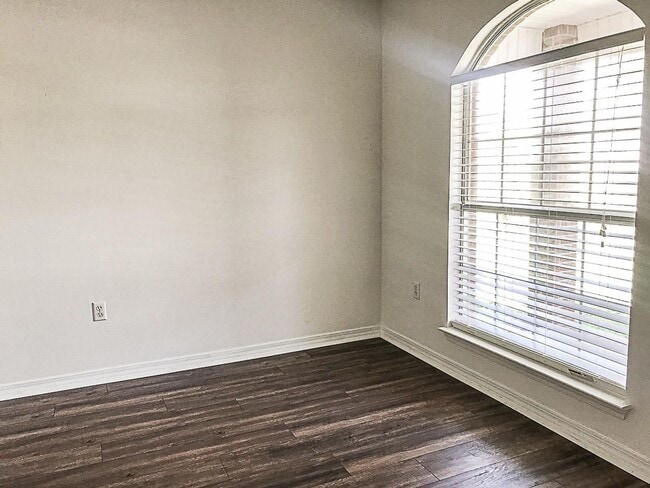 Building Photo - Home in Foxwood Estates