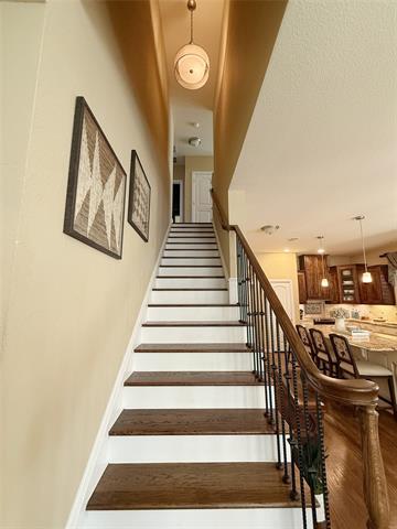 Building Photo - 2021 Garden Park Ct