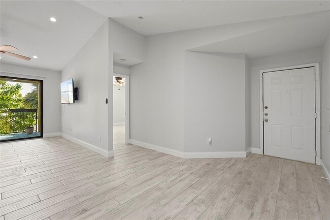 Building Photo - 4045 Crockers Lake Blvd