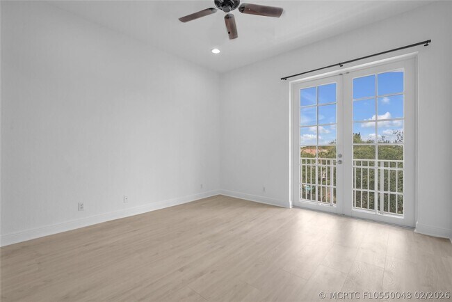 Building Photo - 6809 Lakeside Cir N