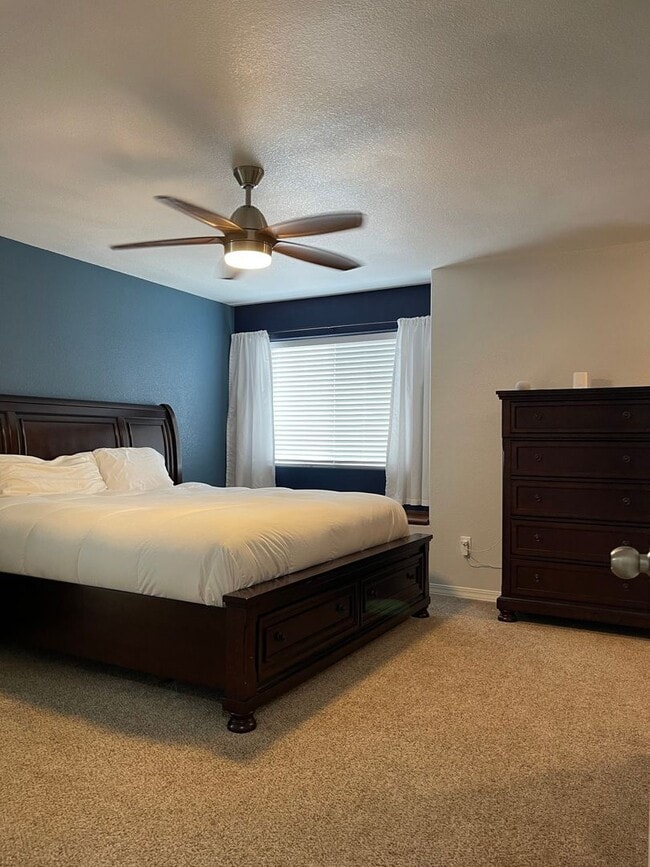 Building Photo - Beautiful 2 Story w/Finished Basement in D...