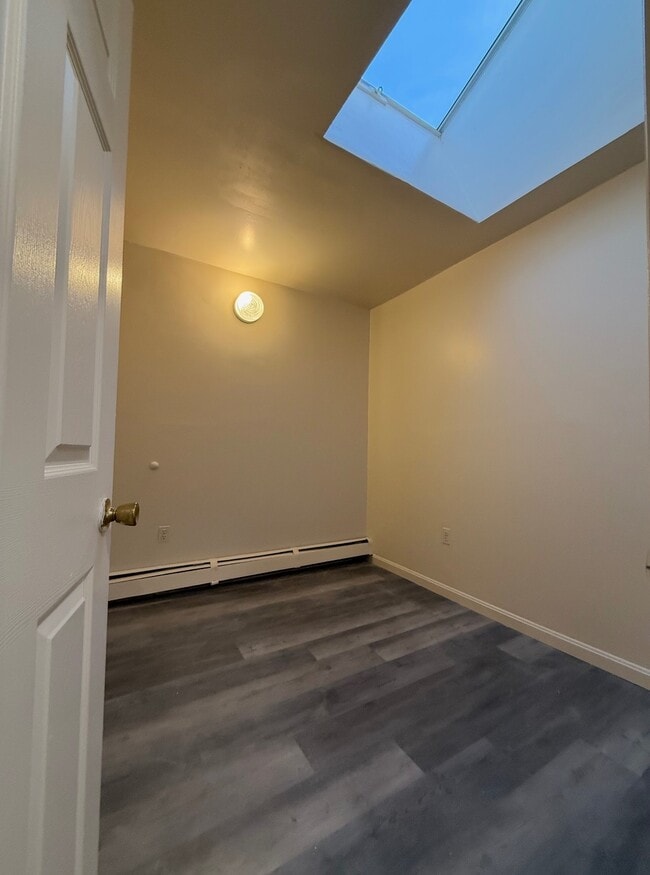 Building Photo - 22-92 Nameoke Ave