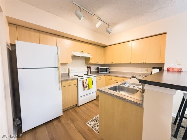 Building Photo - 8754 River Homes Lane