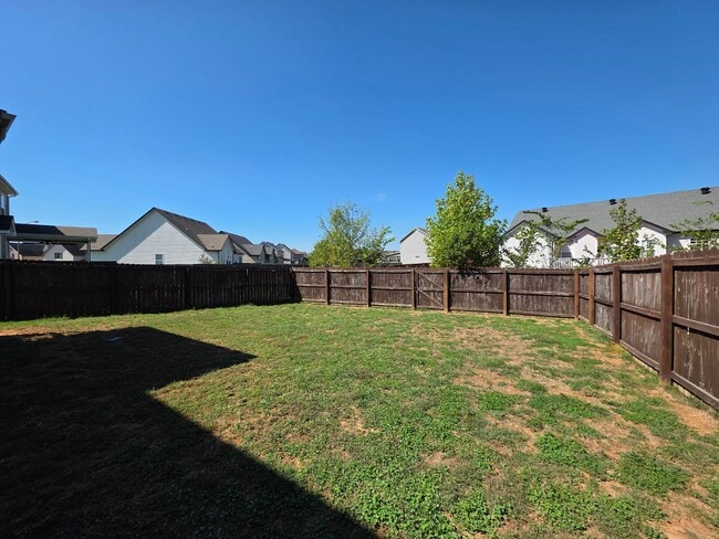 Building Photo - Charming 2-Story Home Available This Novem...