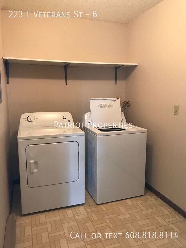 Building Photo - 2 bedroom/ 1 bath apartment in Tomah, WI