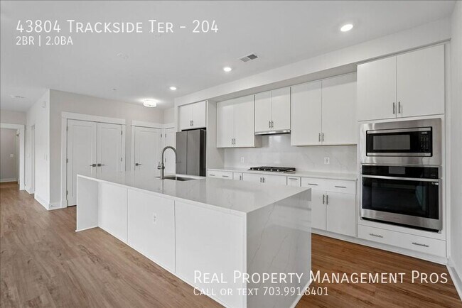 Building Photo - 43804 Trackside Ter